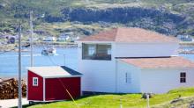 Mary's house overlooking Fogo Harbour: Mary's house has a panoramic view over the town of Fogo where you can watch the fishing boats coming and going or watch the peaceful lights at night dance off the water reflected from the town of Fogo